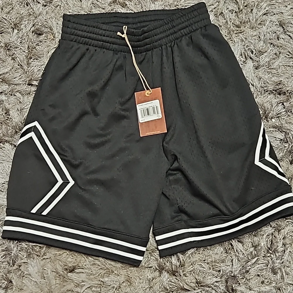 Mitchell and Ness branded diamond shorts size small - Picture 1 of 3